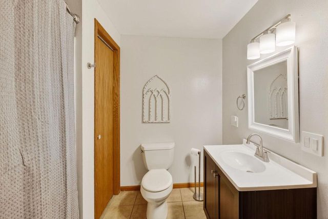 5146 Oak Valley Drive, Madison, WI 53704