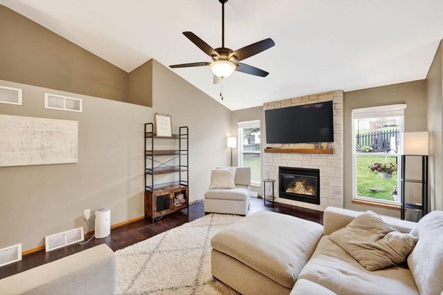 5146 Oak Valley Drive, Madison, WI 53704