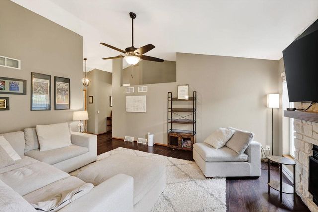 5146 Oak Valley Drive, Madison, WI 53704