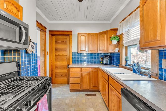 179 Jackson Street, Amherst, OH 44001