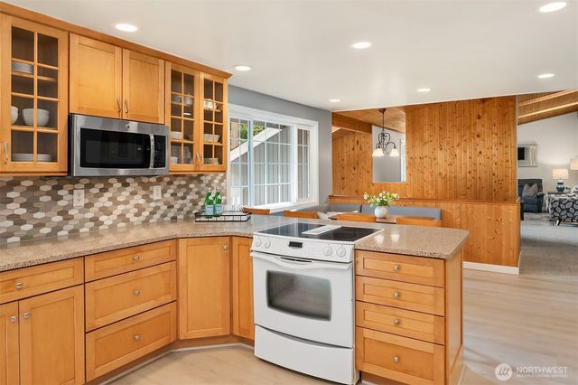 19522 NE 181st Street, Woodinville, WA 98077