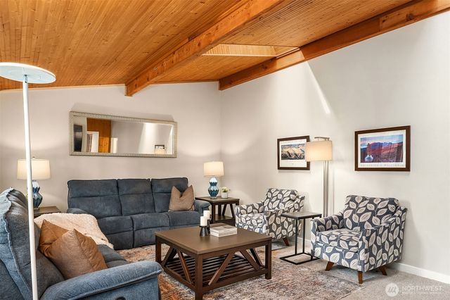 19522 NE 181st Street, Woodinville, WA 98077