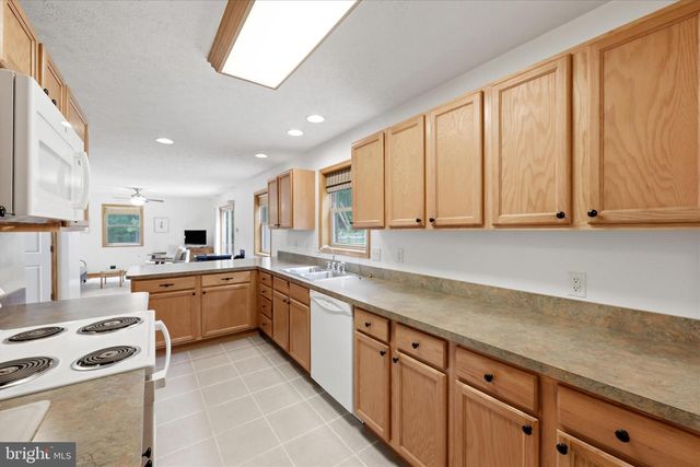 1100 LOGGER DR, Gore, VA 22637
