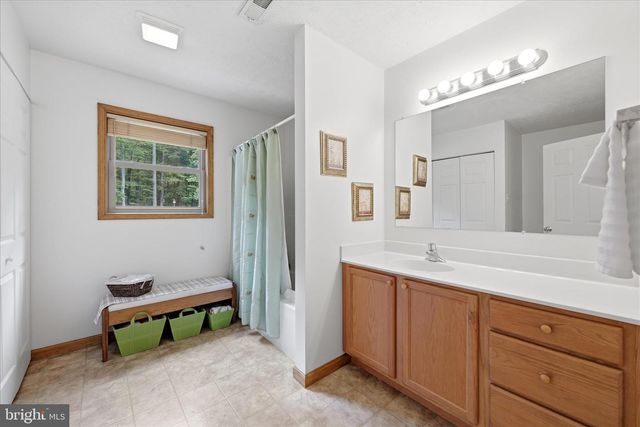 1100 LOGGER DR, Gore, VA 22637