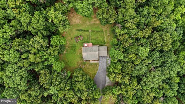 1100 LOGGER DR, Gore, VA 22637