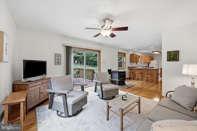 1100 LOGGER DR, Gore, VA 22637
