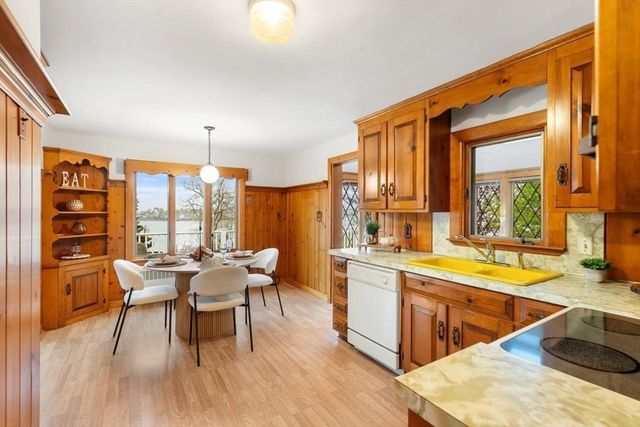 10 High Street, Nahant, MA 01908