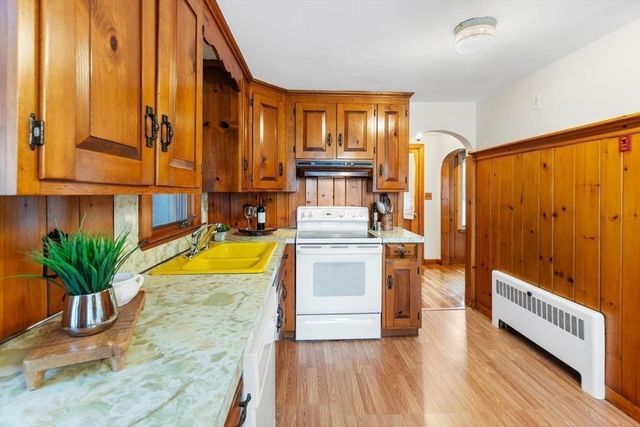 10 High Street, Nahant, MA 01908