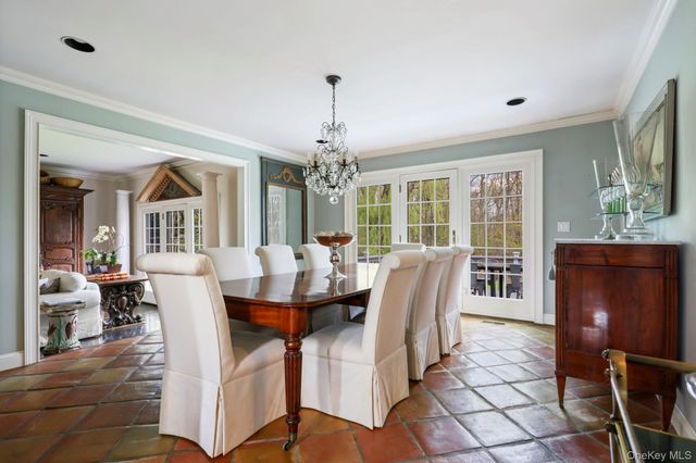 5 Deerfield Lane, Scarsdale, NY 10583