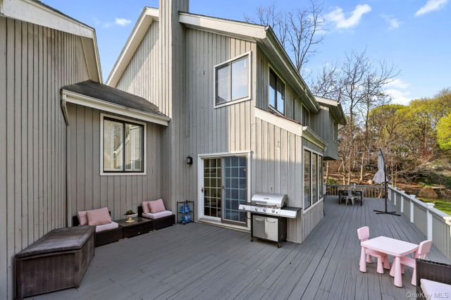 5 Deerfield Lane, Scarsdale, NY 10583