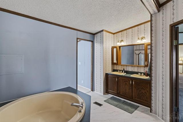 5704 State Route 73, Chester Twp, OH 45177