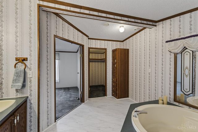 5704 State Route 73, Chester Twp, OH 45177