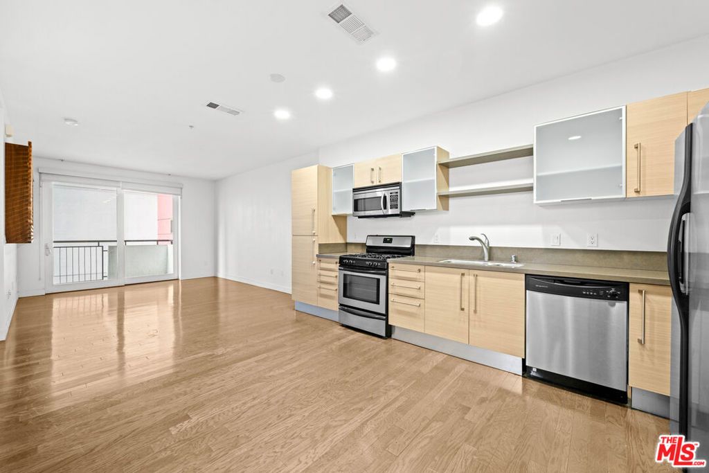 1234 Wilshire Boulevard 422, Los Angeles, CA 90017 — photo 2