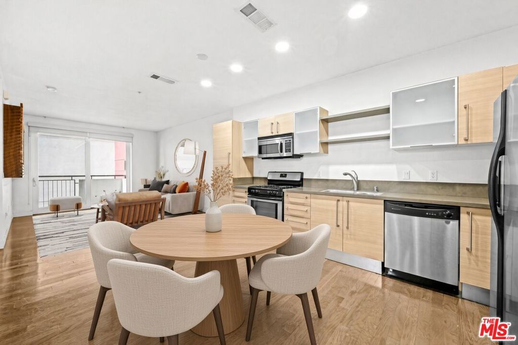 1234 Wilshire Boulevard 422, Los Angeles, CA 90017 — photo 3