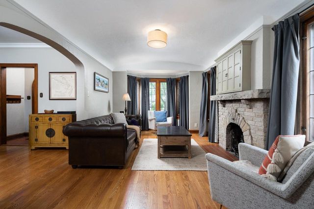7023 Grand PARKWAY, Wauwatosa, WI 53213