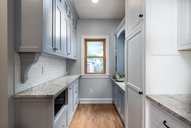 7023 Grand PARKWAY, Wauwatosa, WI 53213