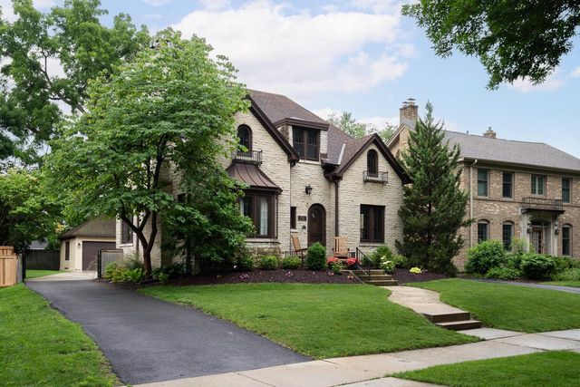 7023 Grand PARKWAY, Wauwatosa, WI 53213