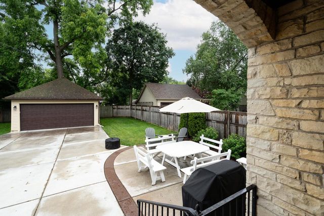 7023 Grand PARKWAY, Wauwatosa, WI 53213