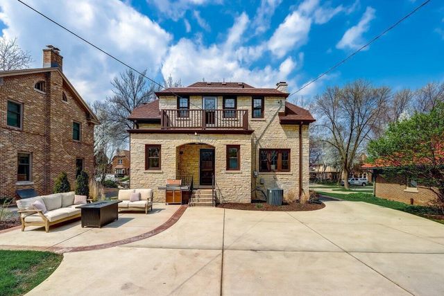 7023 Grand PARKWAY, Wauwatosa, WI 53213