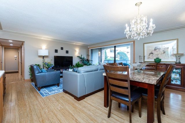 404 Paradise Rd 1T, Swampscott, MA 01907