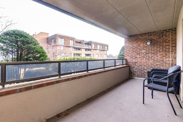 404 Paradise Rd 1T, Swampscott, MA 01907