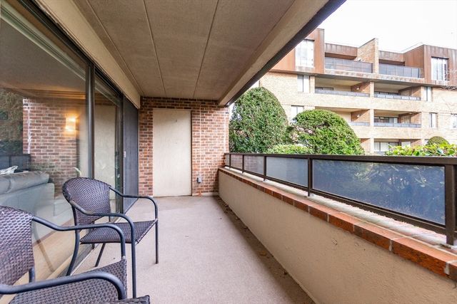 404 Paradise Rd 1T, Swampscott, MA 01907