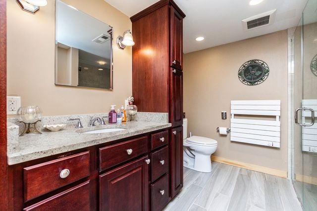 404 Paradise Rd 1T, Swampscott, MA 01907