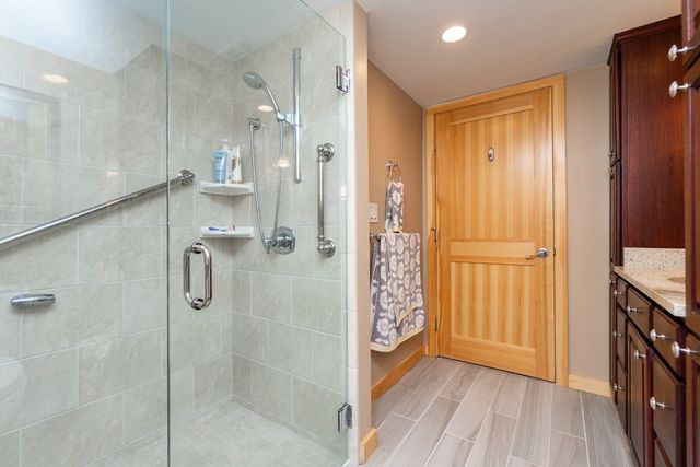 404 Paradise Rd 1T, Swampscott, MA 01907