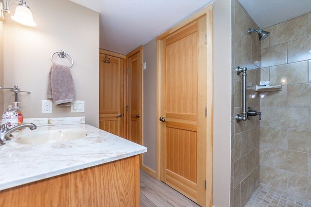 404 Paradise Rd 1T, Swampscott, MA 01907