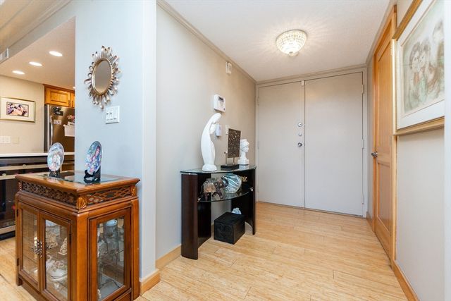 404 Paradise Rd 1T, Swampscott, MA 01907