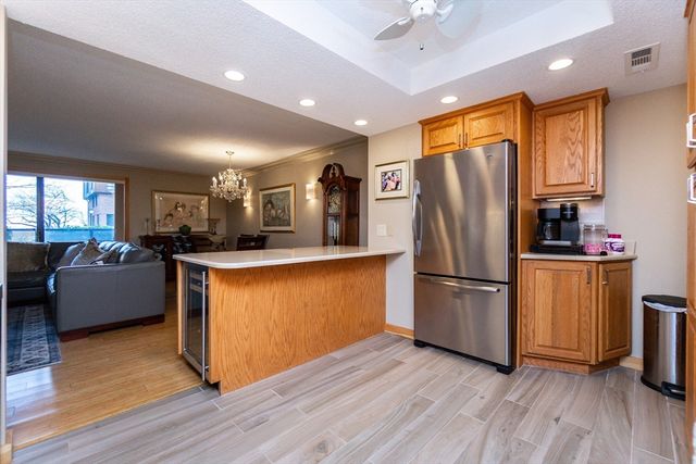 404 Paradise Rd 1T, Swampscott, MA 01907