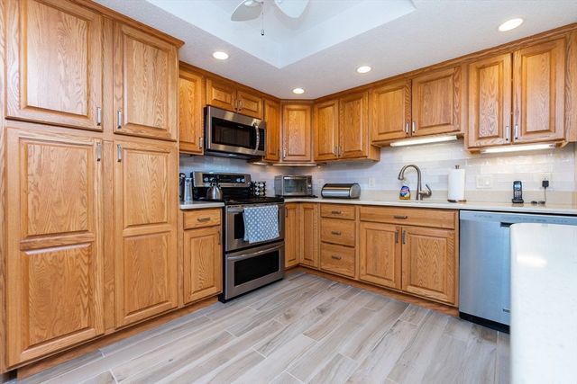 404 Paradise Rd 1T, Swampscott, MA 01907