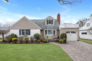55 Vassar Street, Garden City, NY 11530