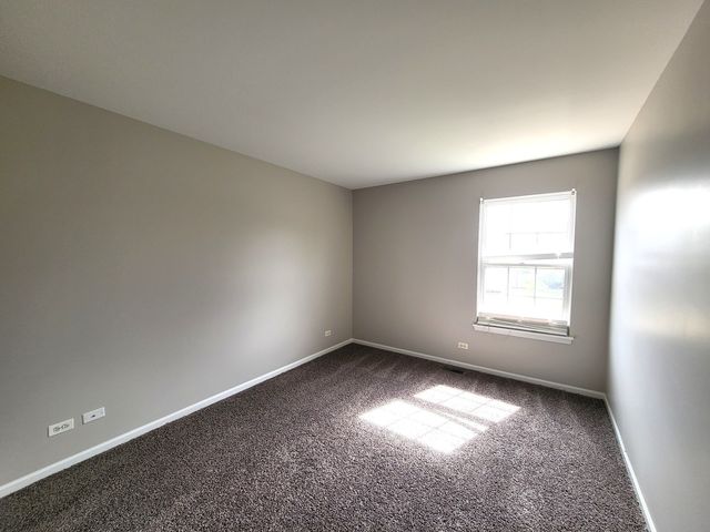 18392 Springwood Drive, Grayslake, IL 60030