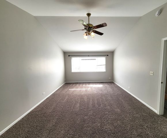18392 Springwood Drive, Grayslake, IL 60030