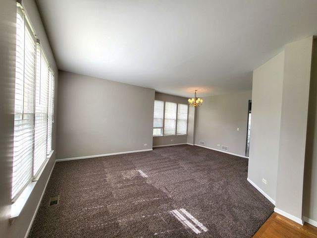 18392 Springwood Drive, Grayslake, IL 60030
