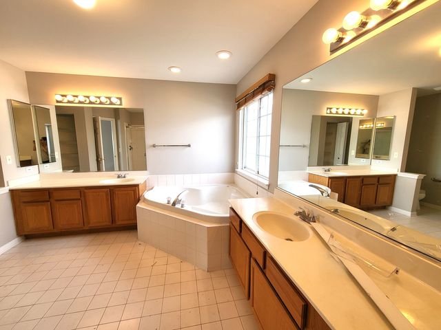 18392 Springwood Drive, Grayslake, IL 60030