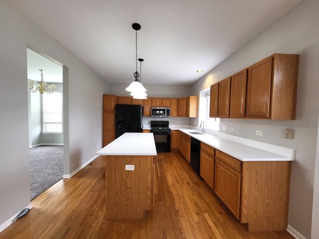 18392 Springwood Drive, Grayslake, IL 60030