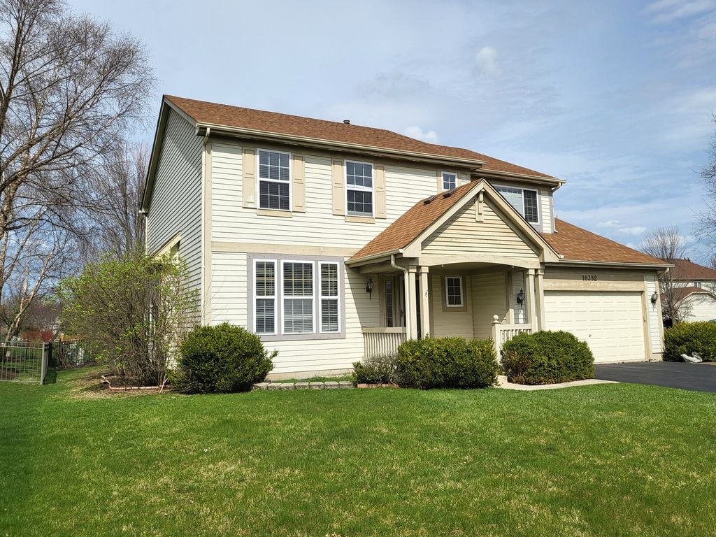 18392 Springwood Drive, Grayslake, IL 60030