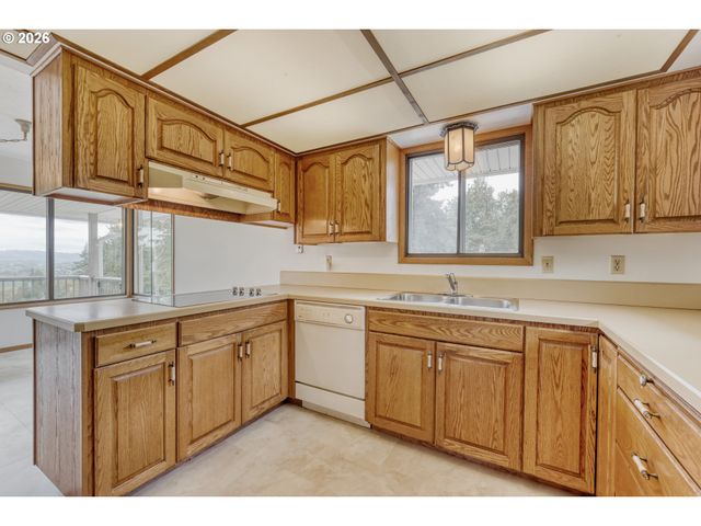 7040 Sw 2ND Ave, Portland, OR 97219