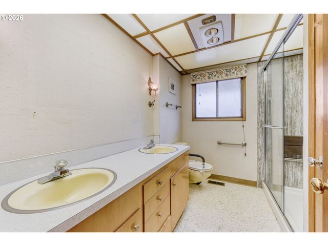 7040 Sw 2ND Ave, Portland, OR 97219