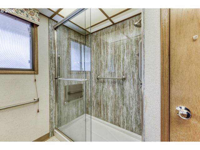 7040 Sw 2ND Ave, Portland, OR 97219