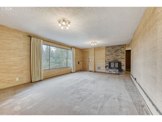 7040 Sw 2ND Ave, Portland, OR 97219