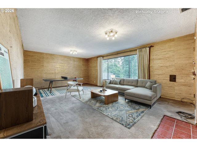 7040 Sw 2ND Ave, Portland, OR 97219