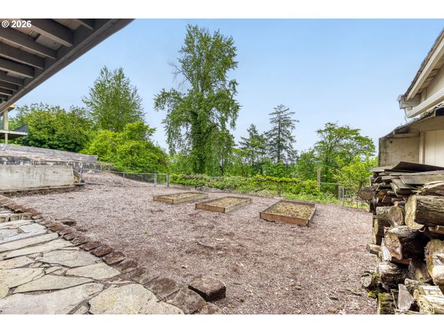 7040 Sw 2ND Ave, Portland, OR 97219