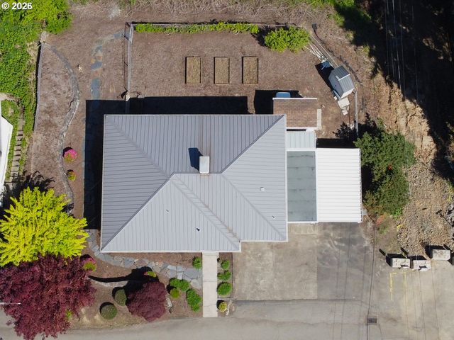 7040 Sw 2ND Ave, Portland, OR 97219
