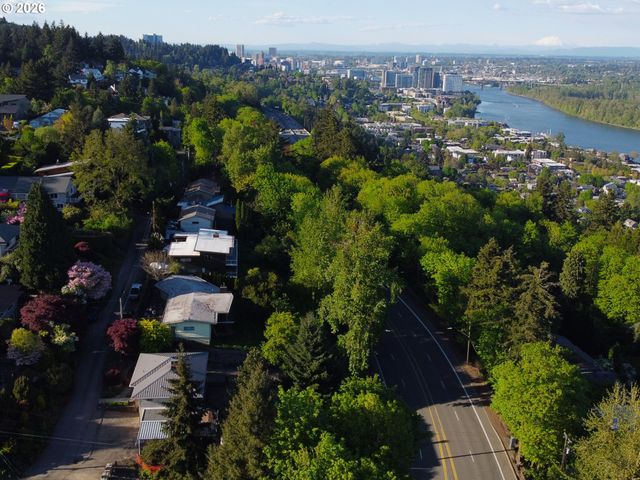 7040 Sw 2ND Ave, Portland, OR 97219