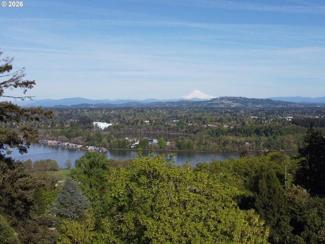 7040 Sw 2ND Ave, Portland, OR 97219