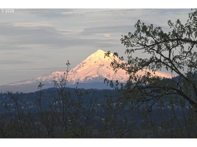 7040 Sw 2ND Ave, Portland, OR 97219