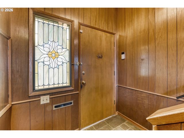 7040 Sw 2ND Ave, Portland, OR 97219